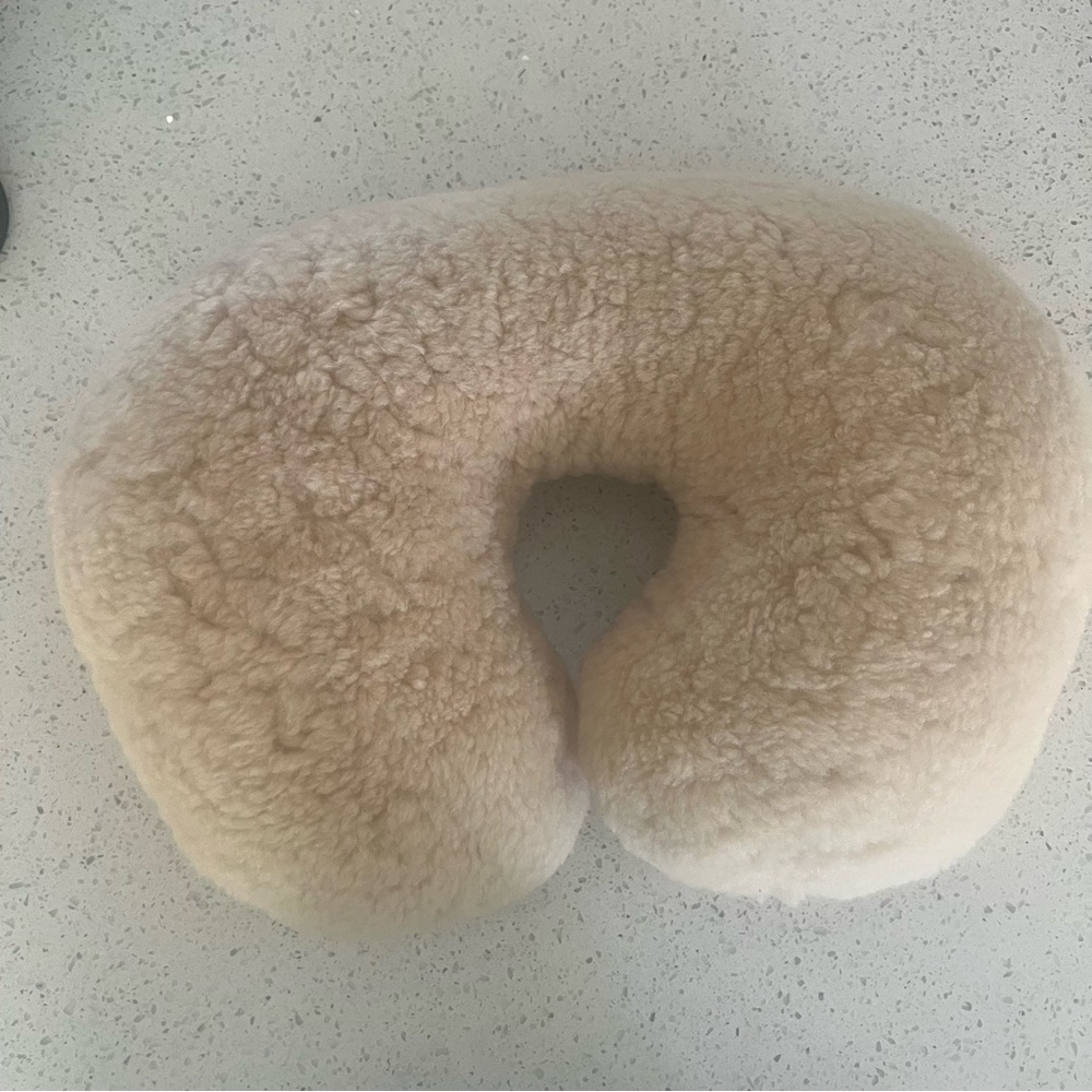 Plush Sheepskin Travel Neck Pillow - Cream